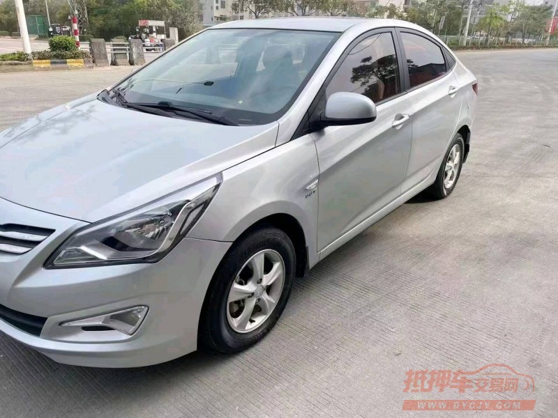 济南14年现代瑞纳1