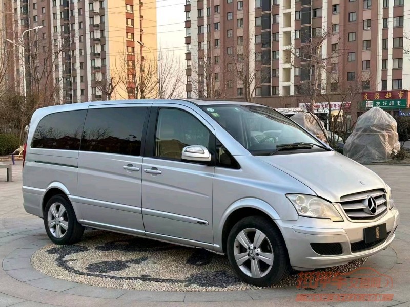 青岛11年奔驰唯雅诺2