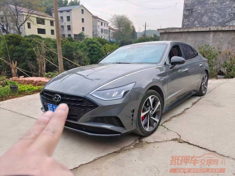 邵阳21年现代索纳塔十1