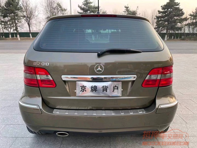 北京10年奔驰B9