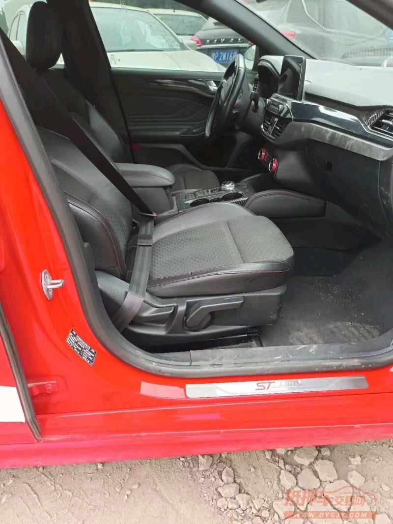 重庆19年福特福克斯5