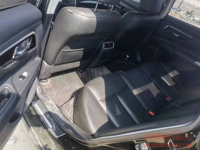 宜昌18年日产天籁4