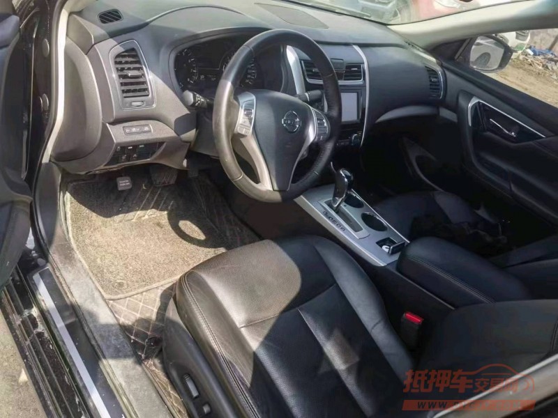 宜昌18年日产天籁5