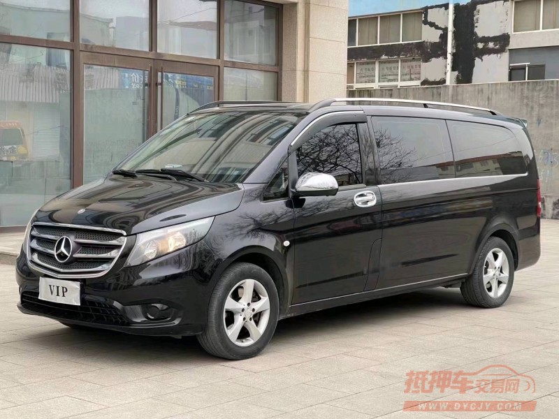 青岛17年奔驰威霆3