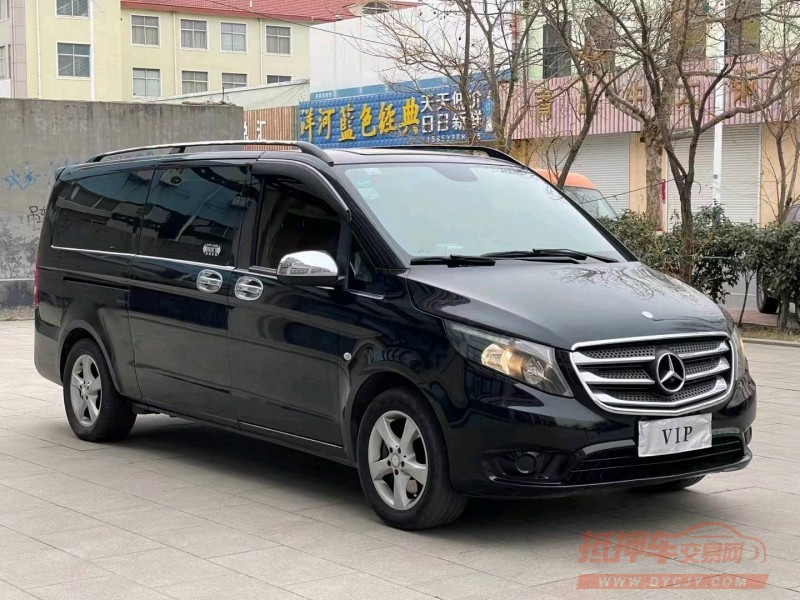 青岛17年奔驰威霆4