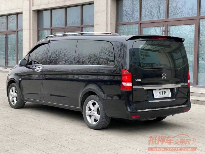 青岛17年奔驰威霆6