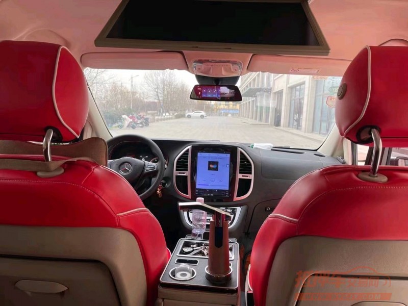 青岛17年奔驰威霆8