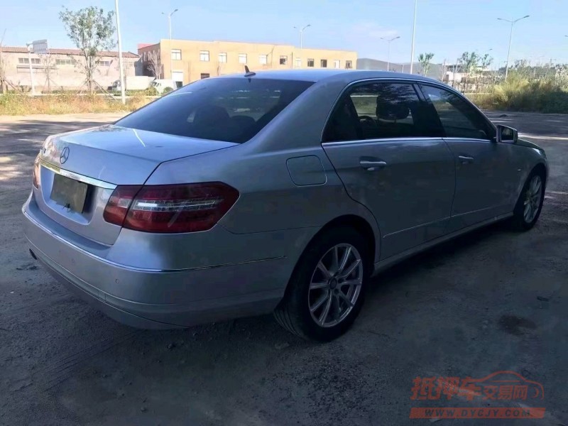 青岛13年奔驰E8