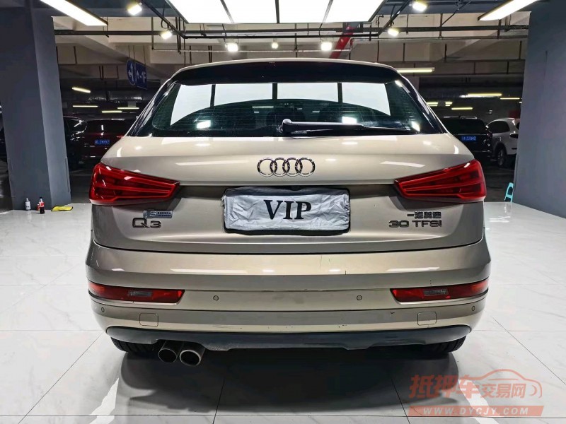 成都17年奥迪Q39