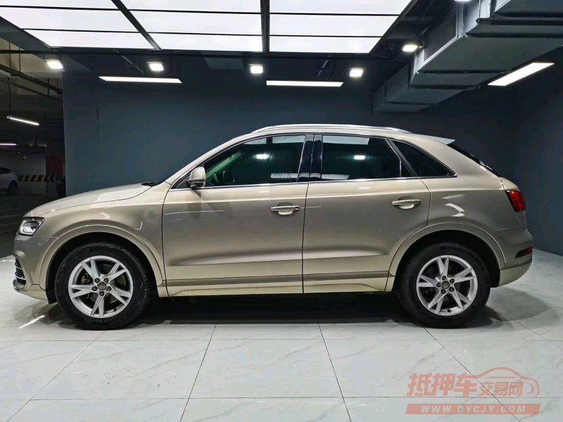 成都17年奥迪Q38