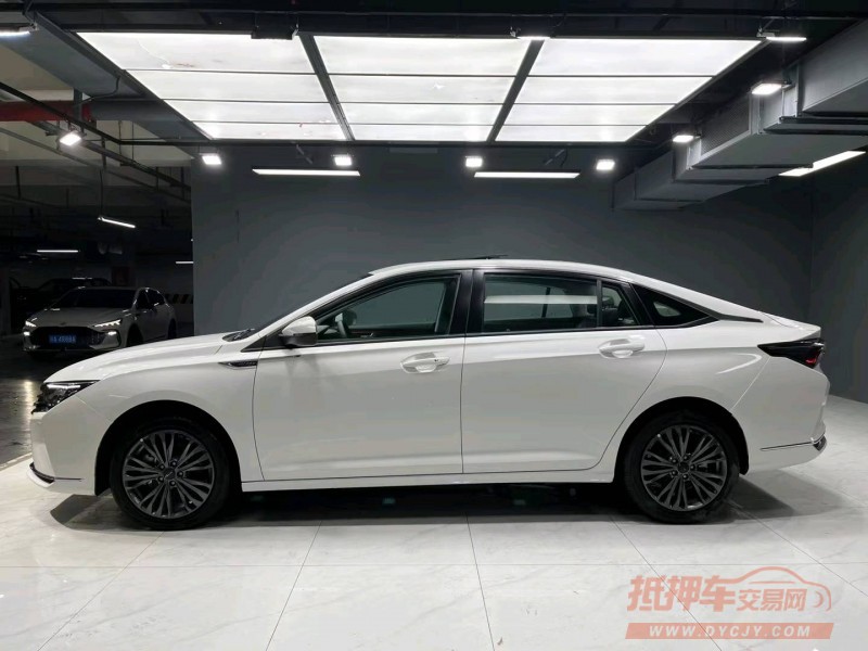 成都22年东风奕炫8