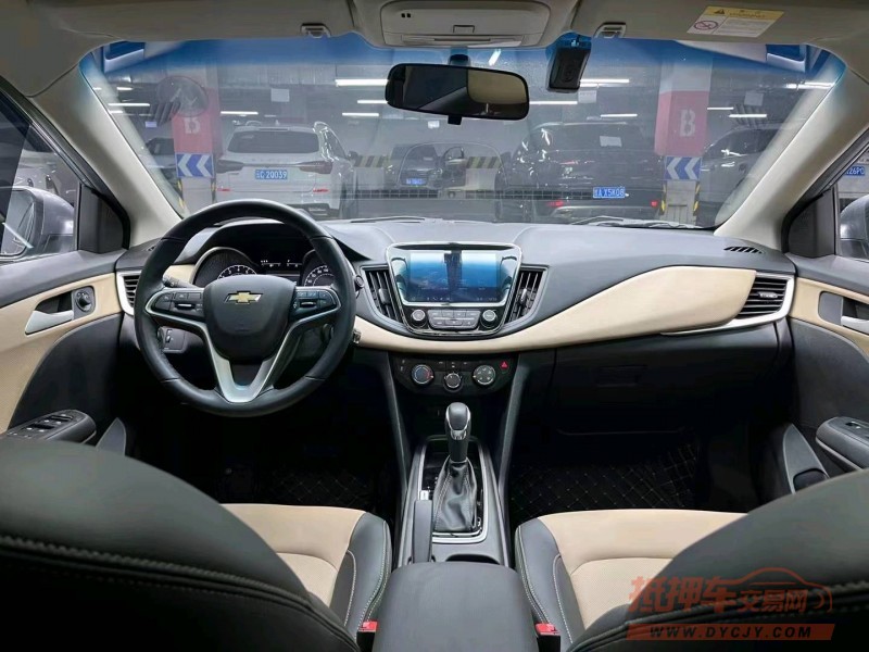 成都22年雪佛兰科鲁泽3