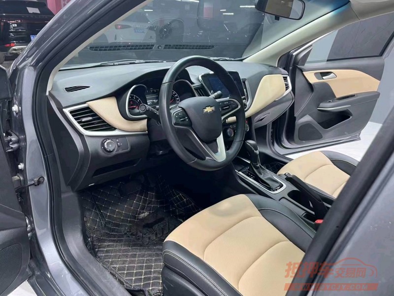 成都22年雪佛兰科鲁泽6