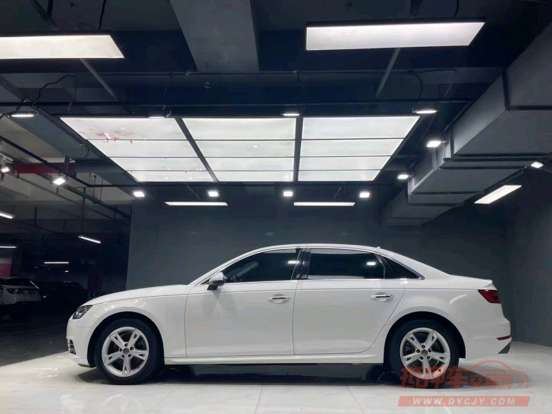 成都18年奥迪A4L8