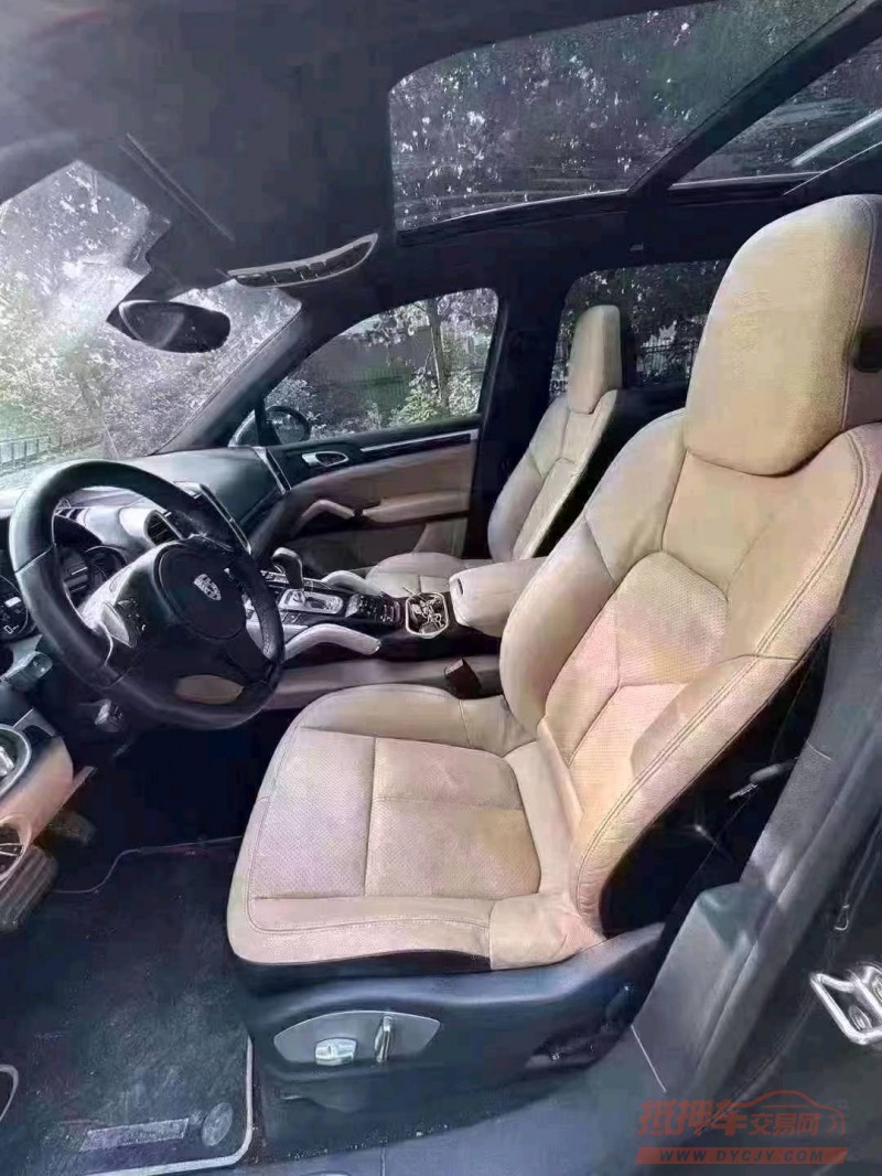 北京14年保时捷卡宴5