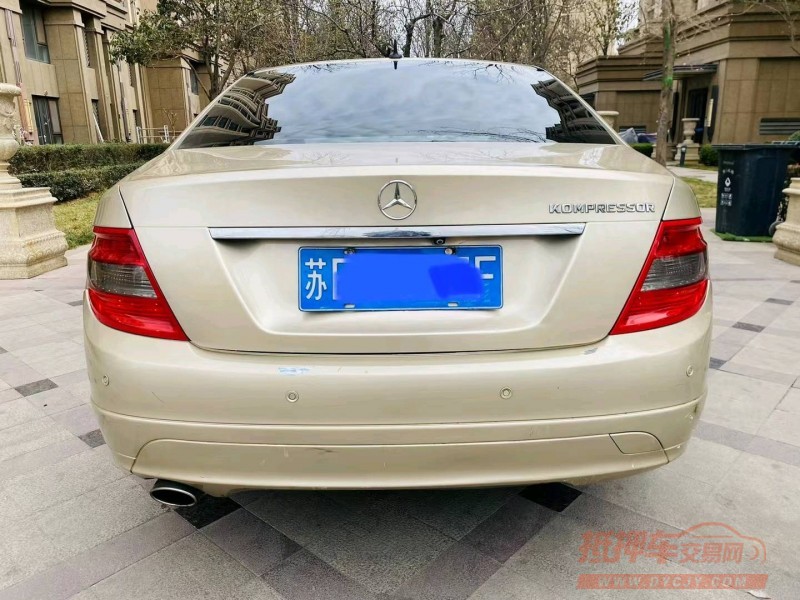 青岛11年奔驰C1