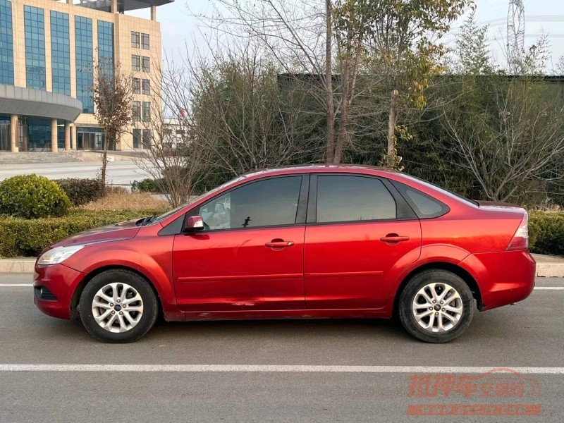 济宁11年福特福克斯3