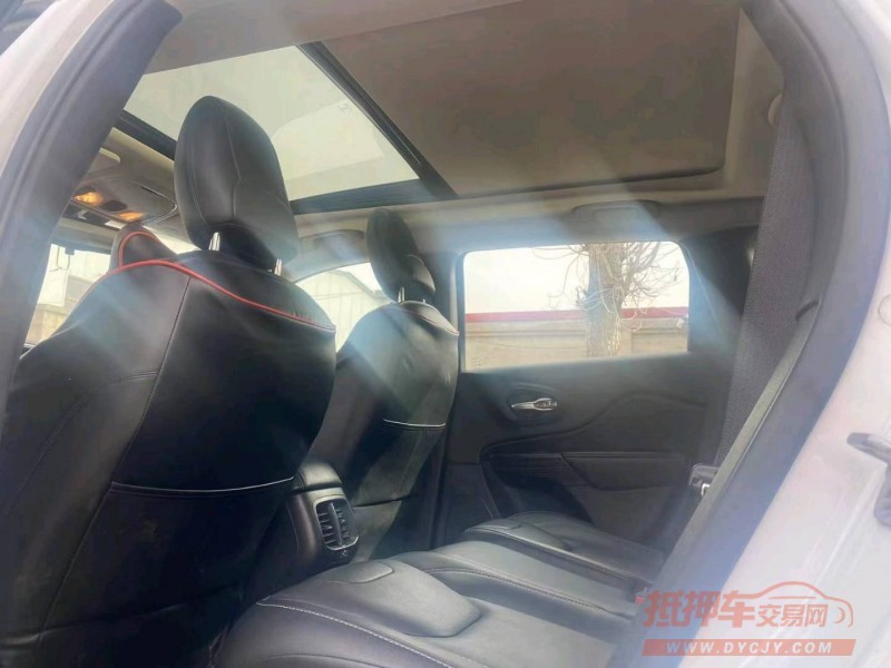 保定18年Jeep自由光8