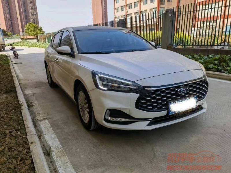 宜昌21年福特福克斯5