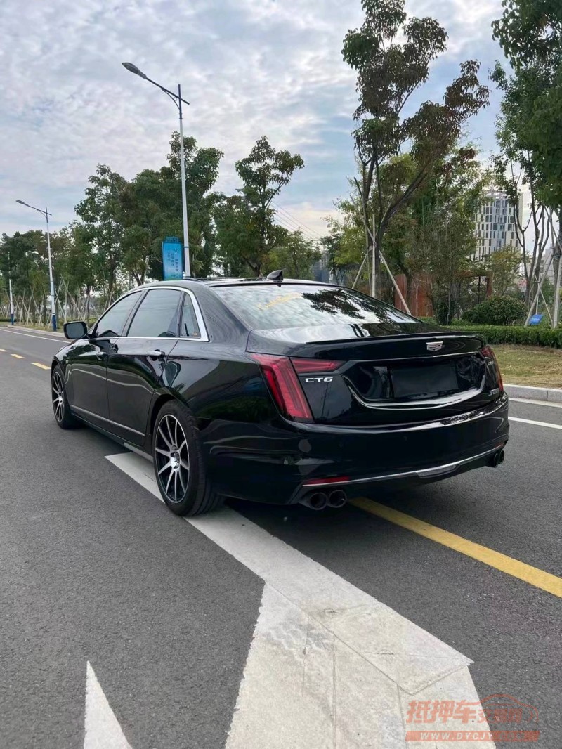 徐州20年凯迪拉克CT68