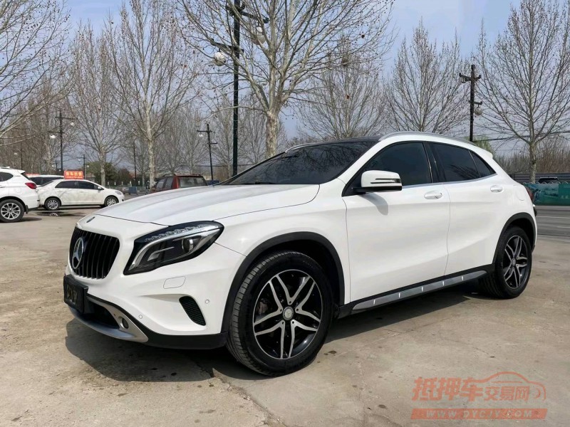 济宁17年奔驰GLA2