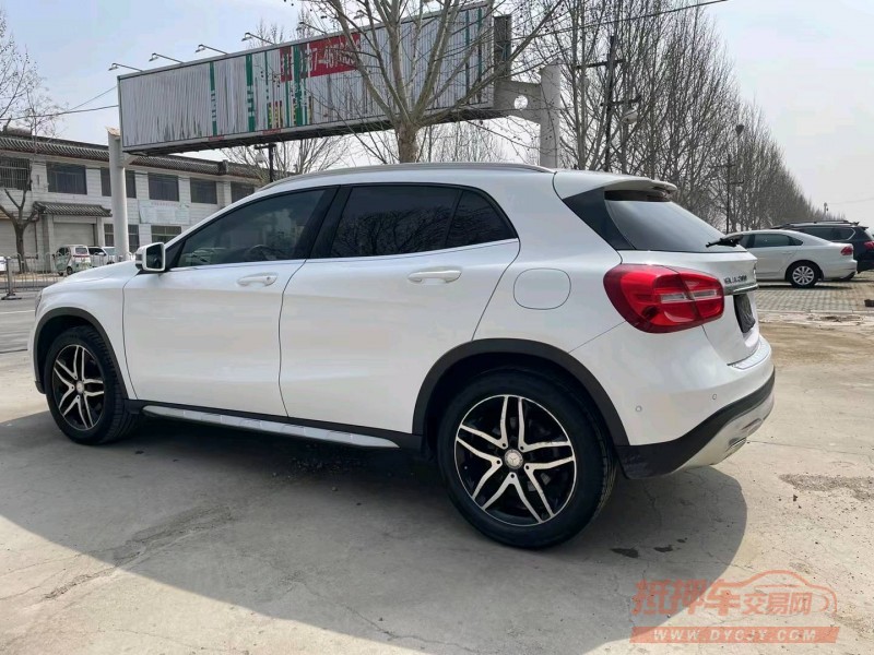 济宁17年奔驰GLA8