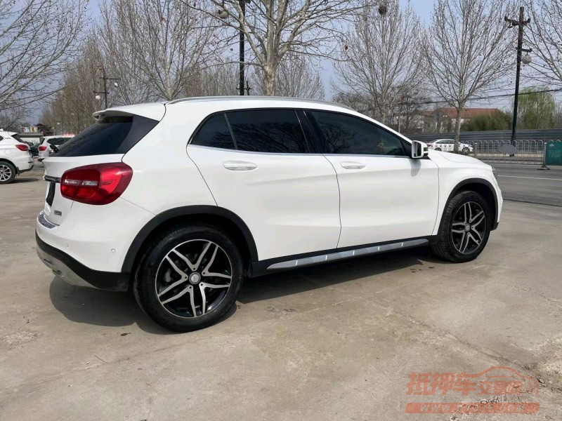 济宁17年奔驰GLA7
