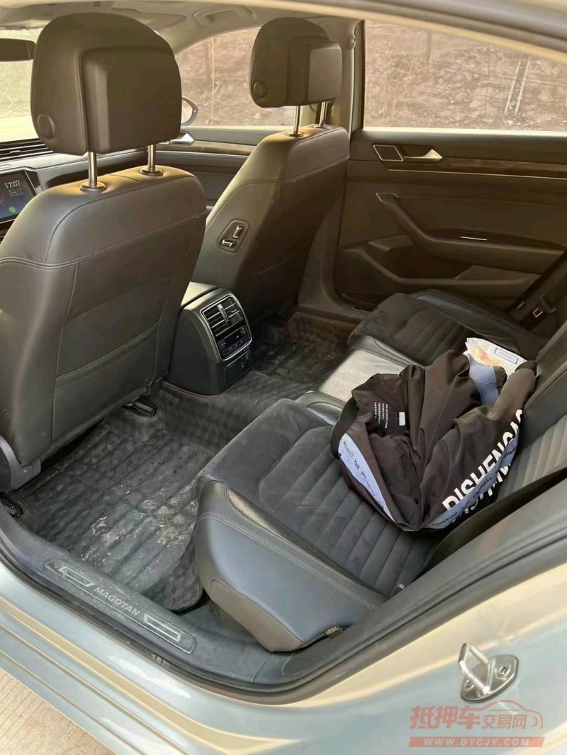 保定17年大众迈腾4