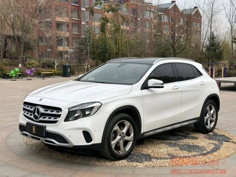 青岛17年奔驰GLA2