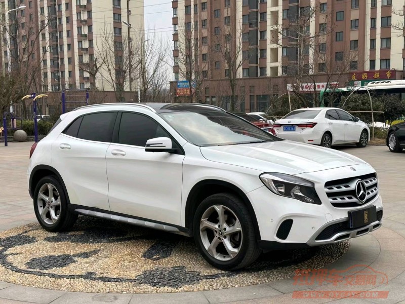 青岛17年奔驰GLA3