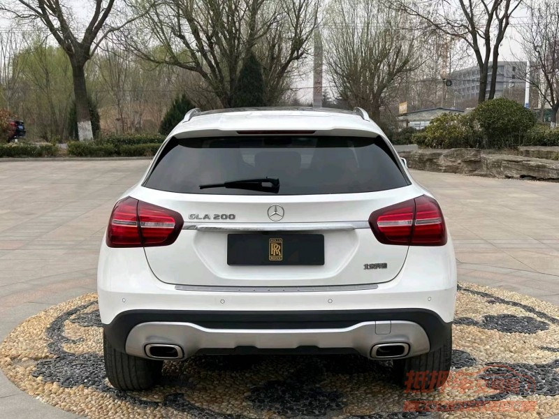 青岛17年奔驰GLA6