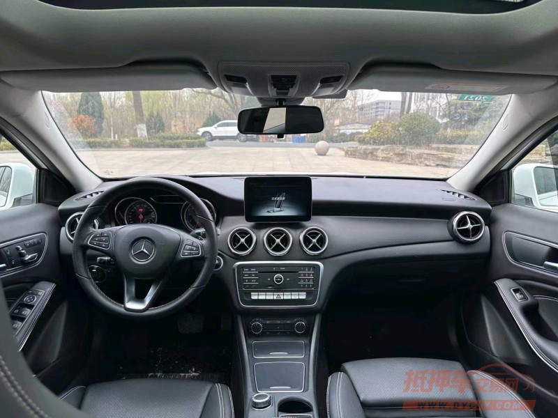 青岛17年奔驰GLA7