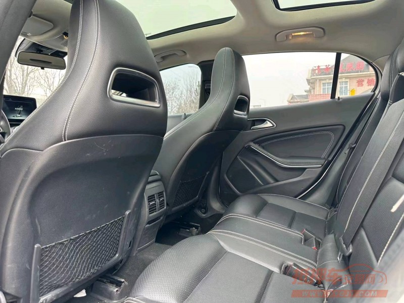 青岛17年奔驰GLA9