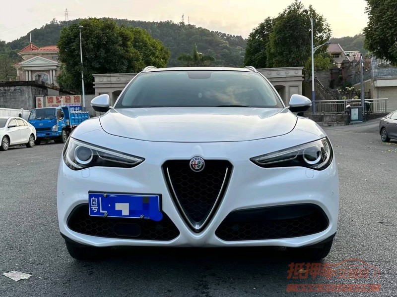 广州18年阿尔法·罗密欧Stelvio1