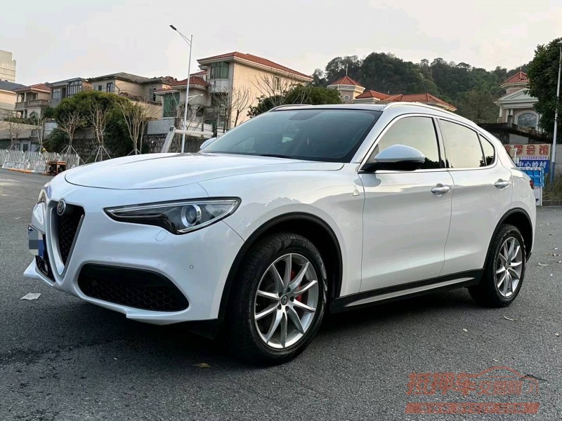 广州18年阿尔法·罗密欧Stelvio3