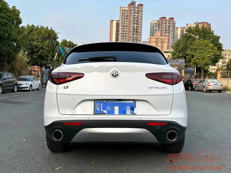 广州18年阿尔法·罗密欧Stelvio9