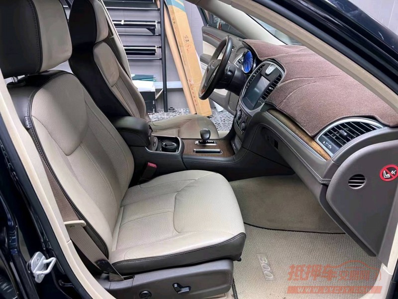 枣庄14年克莱斯勒300C7