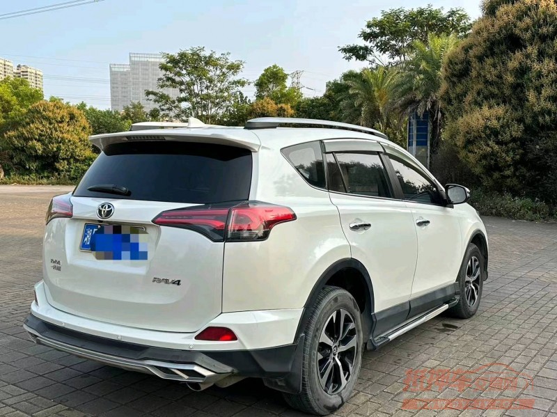 广州17年丰田RAV4荣放7