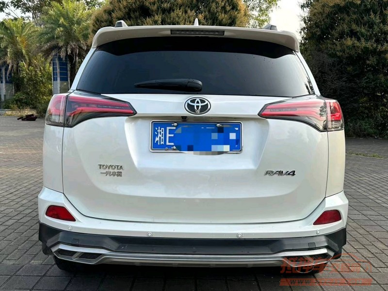 广州17年丰田RAV4荣放9