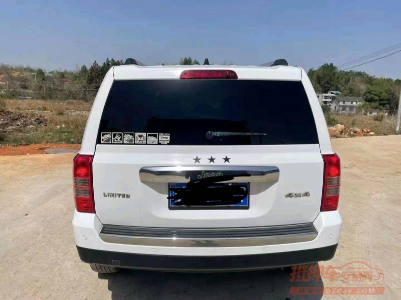 衡阳13年Jeep自由客3