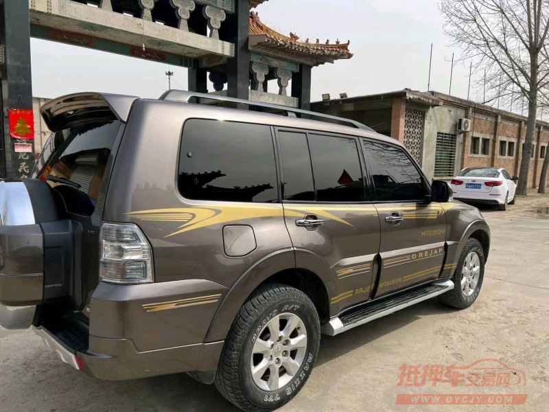 保定14年三菱帕杰罗3