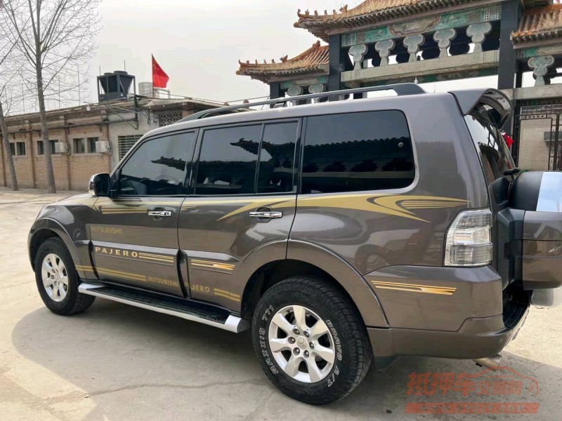 保定14年三菱帕杰罗2