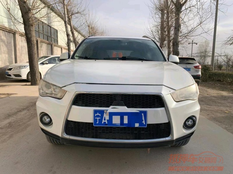 保定11年三菱欧蓝德1