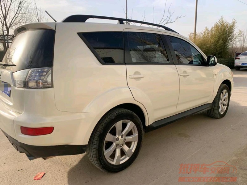 保定11年三菱欧蓝德5