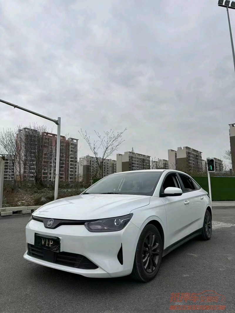 成都22年威马汽车E52