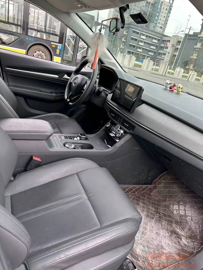 成都22年威马汽车E55