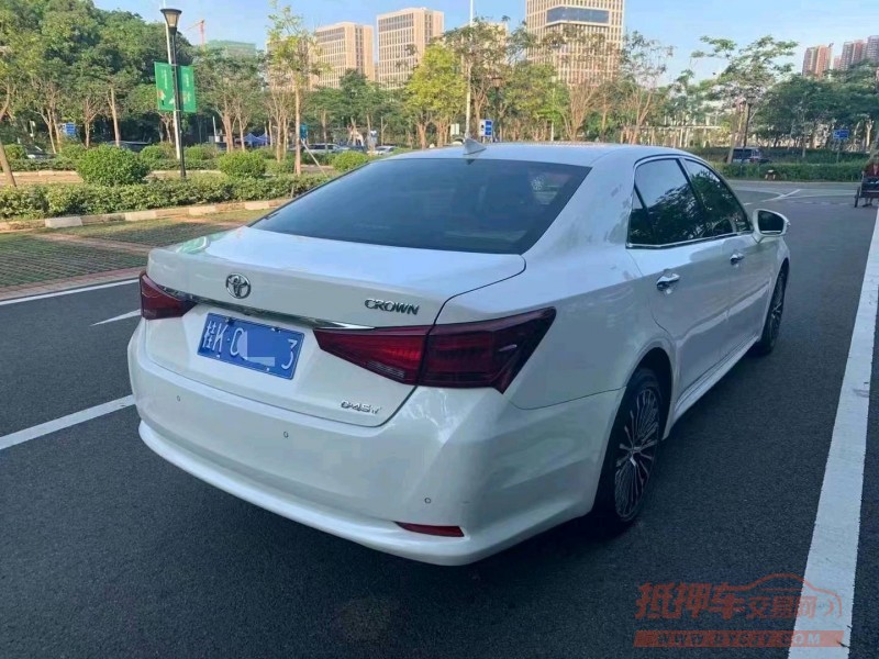 广州15年丰田皇冠8