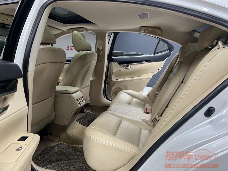 成都14年雷克萨斯ES5