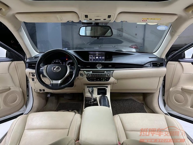 成都14年雷克萨斯ES8