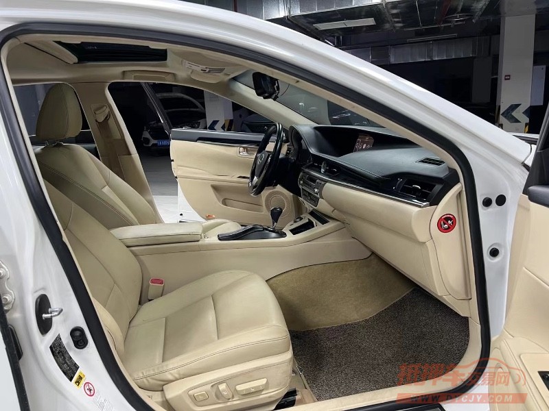 成都14年雷克萨斯ES9